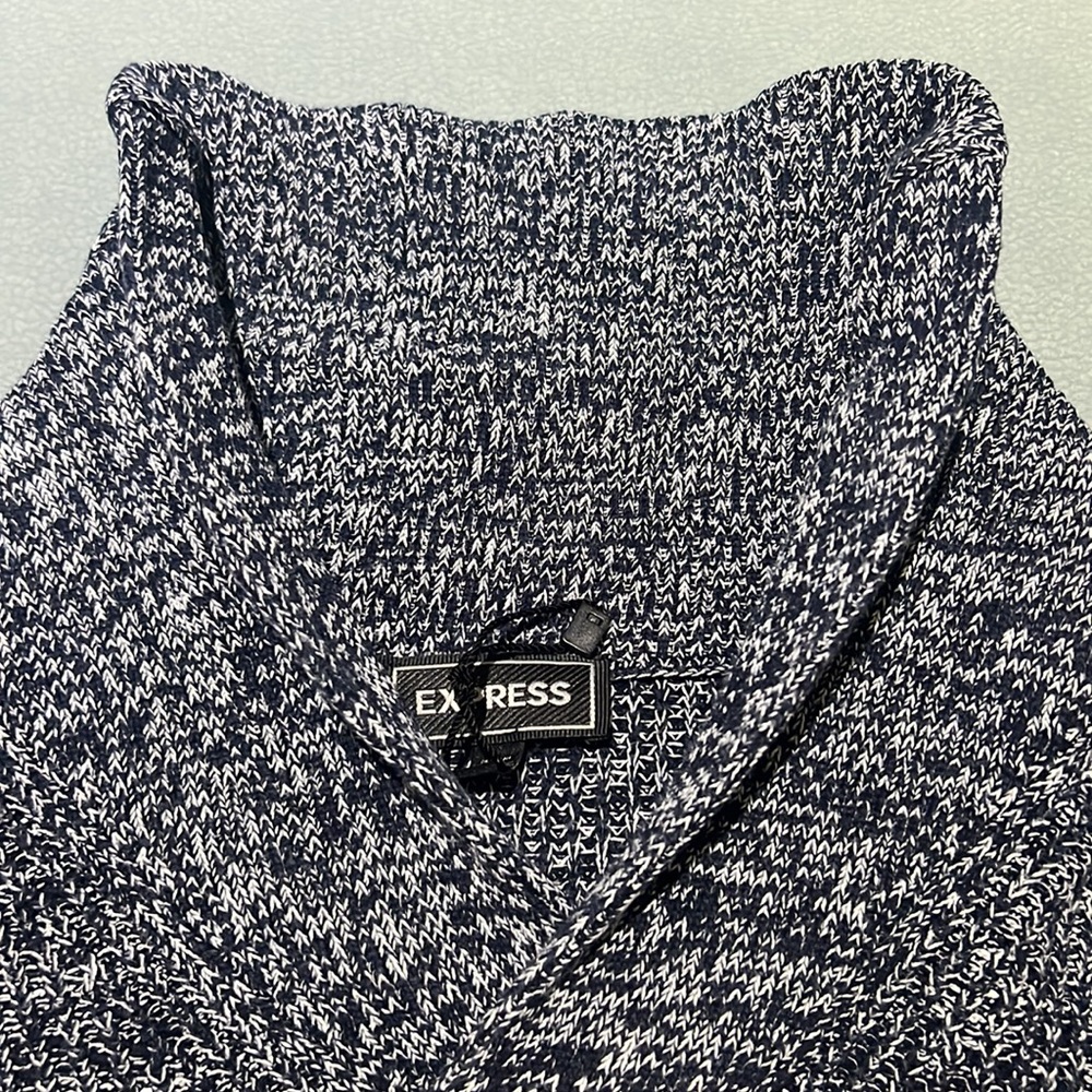 Sweater - Picture 4 of 7
